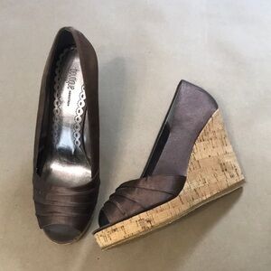 NORDSTROM BOUTIQUE SATIN 4” CORK WEDGES—DAVID TATE